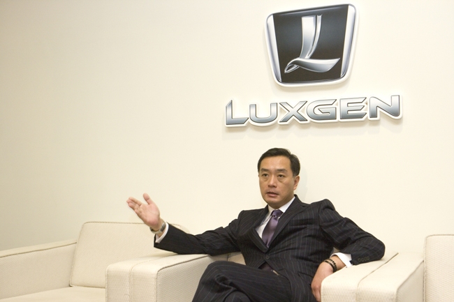 嚴凱泰憑意志力 維持體態、戰勝菸癮