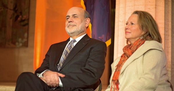 閃婚又愛家的柏南克……