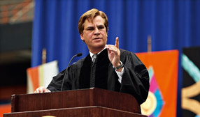 美國知名編劇艾倫．索金：經歷低潮還能再起 人生就有意義