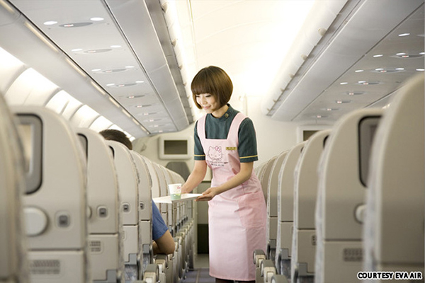 【多益情境學單字】機艙篇：attendant、turbulence、cabin