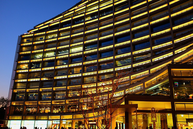 學會這5句英文 帶老外逛誠品