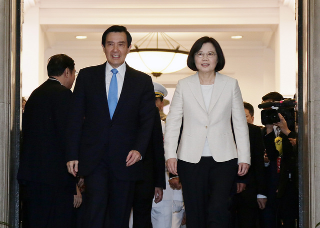 慶祝新總統上任，千杯之前先學會小英「就職紀念啤酒」怎麼說？