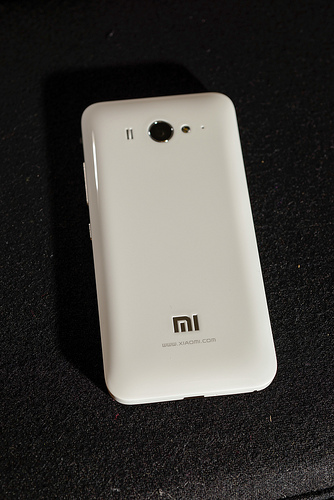 中階智慧機大餅人人搶 高規+平價為決勝關鍵