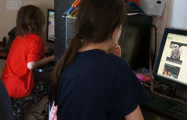 電腦族久坐工作 也不會累