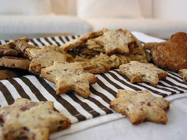 為什麼一口接一口零食吃不完…