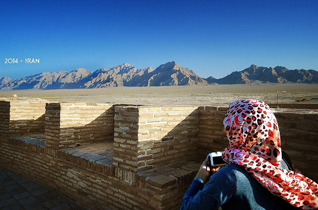 降低自己的高度---伊朗的五百年荒漠驛站旅館