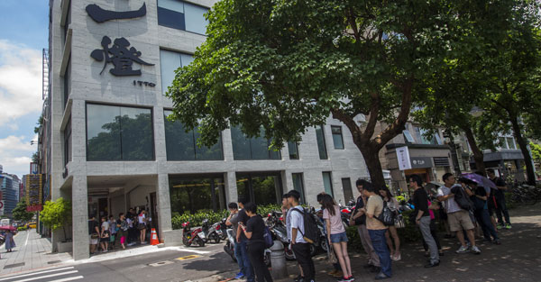 南京東路上的排隊名店