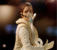 喉嚨卡卡的，是感冒了嗎？