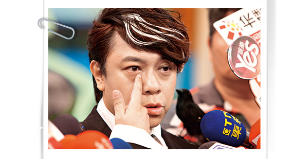 蔡康永主持金馬獎前 右臉僵麻 眼歪嘴斜「鬼吹風」 顏面神經失調 秋季好發