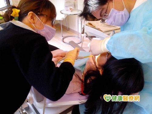 86歲嬤難忘的生日禮物！植牙+活動式假牙