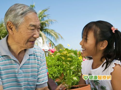 忍痛20年！生物製劑助老翁行動自如