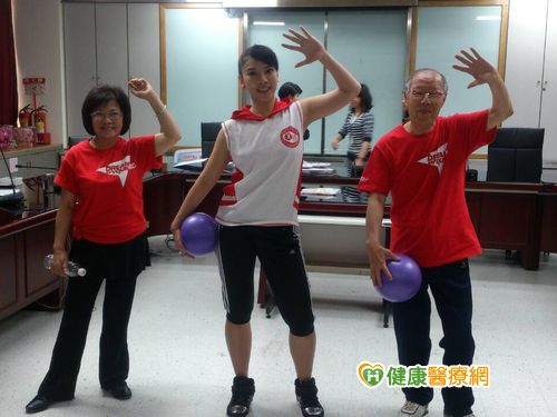 極球健康操 老人防跌有一套！