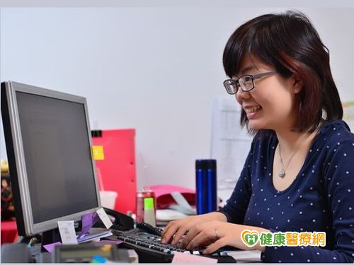 手機看影片成趨勢　補充營養素顧眼睛