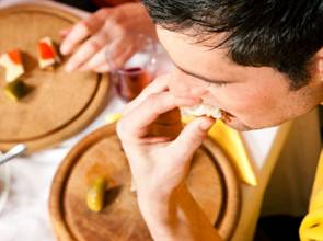 4步驟吃晚餐　避免過食加速腦部退化