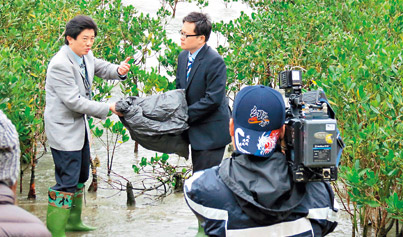 名嘴演很大 恐誘發觀眾焦慮情緒