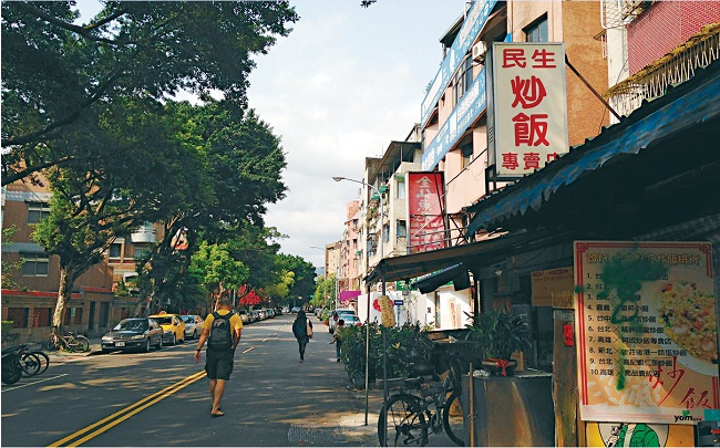 台北巷弄裡行走的美味......