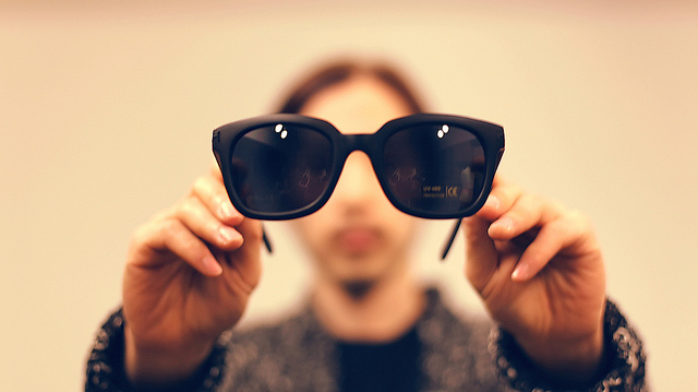 推拿 ― 心不明，有眼也只是豬