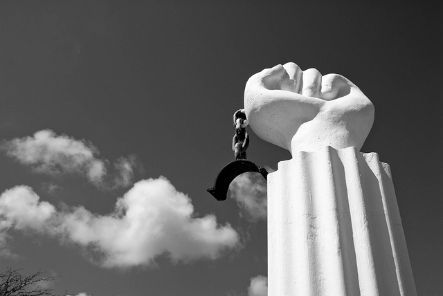 反抗，是為了捍衛存在？！