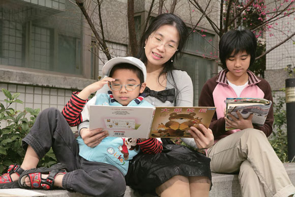 用對方法養育四子不虞匱乏