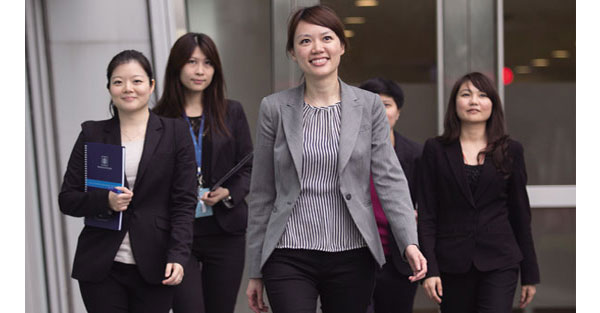 細心筆記28歲祕書變總座 