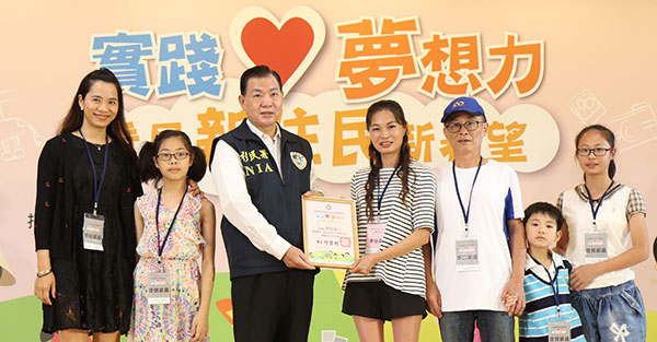 義剪美髮魔術師，到府剪髮送愛心