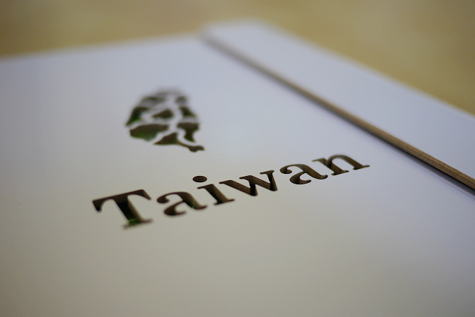 筆記本的單純書寫感受，木質筆記與您一起沉澱心靈