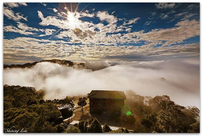 藍天召喚 拿起相機數雲去