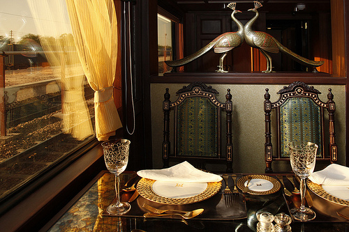 丟掉窮腦袋 抓住強勢資源讓財富翻轉