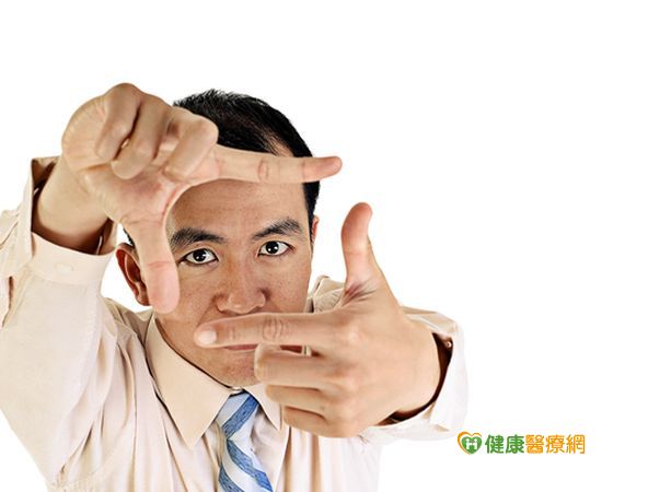 精準效果佳 無刀雷射白內障手術成趨勢