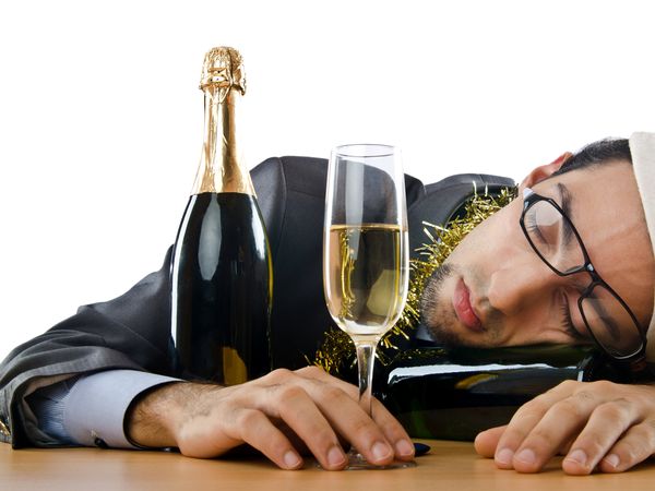 頭昏腦脹！　快吃這4食物消除宿醉不適