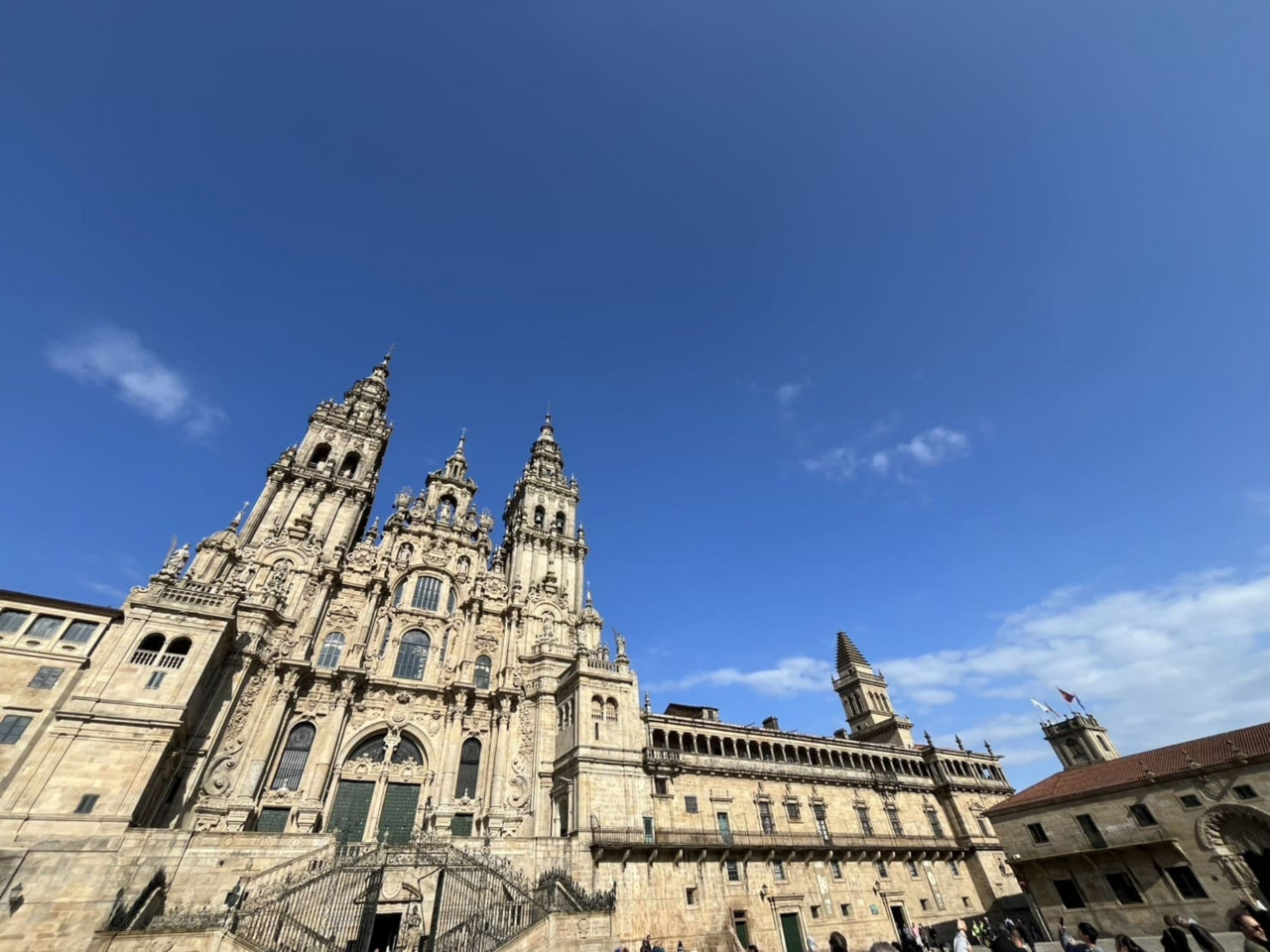 雄獅首創小團體模式，專業安排行李運送，讓旅客輕裝上路，體驗西班牙朝聖之路。（圖／雄獅旅遊）