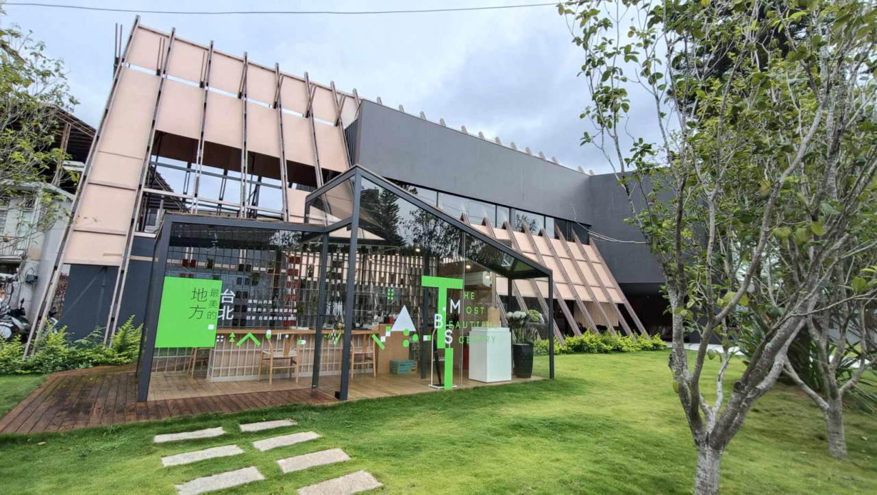 40年前雨農路房價比信義、松山還貴…他花2年說服水泥大老釋百坪地，為何建案還規畫一座美麗教會？