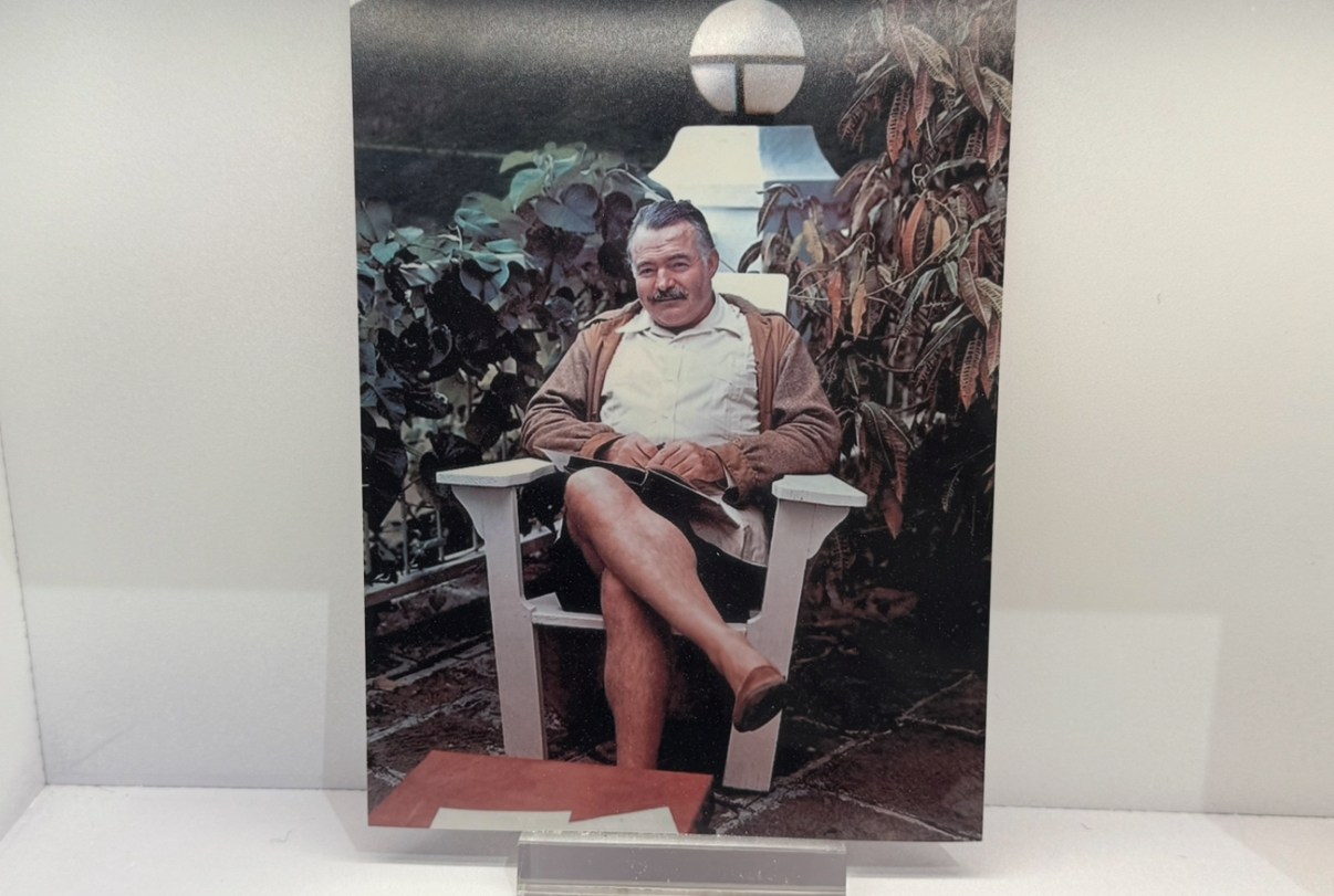 張愛玲的淺水灣：愛情、動盪與脆弱的美,淺水灣,殖民，海明威