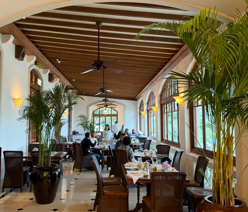 張愛玲的淺水灣：愛情、動盪與脆弱的美