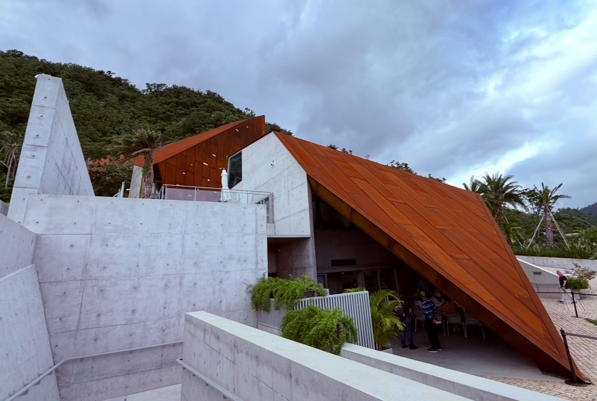 江賢二,嚴長壽，恭源接待中心