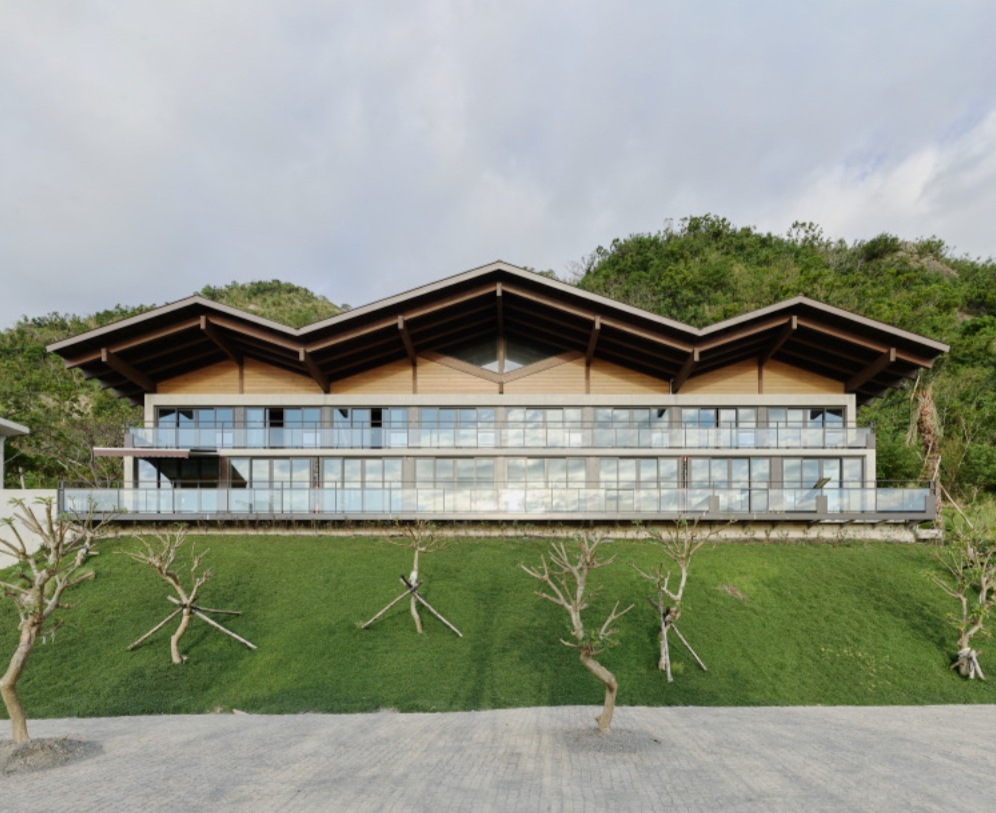 江賢二,嚴長壽,德布希加啡