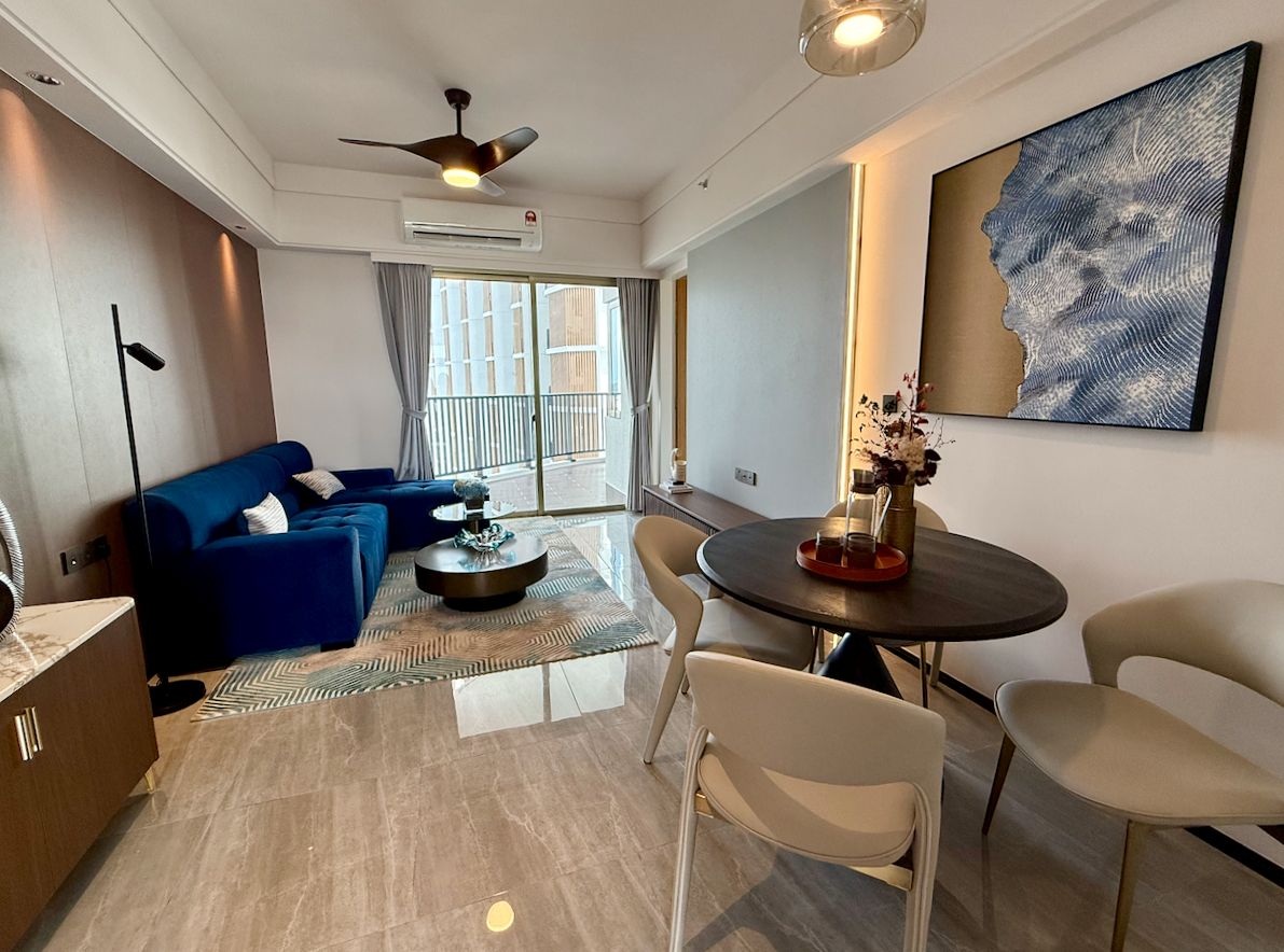 馬六甲海峽, 亞昕,鉑昕酒店，五星級飯店，酒店式公寓