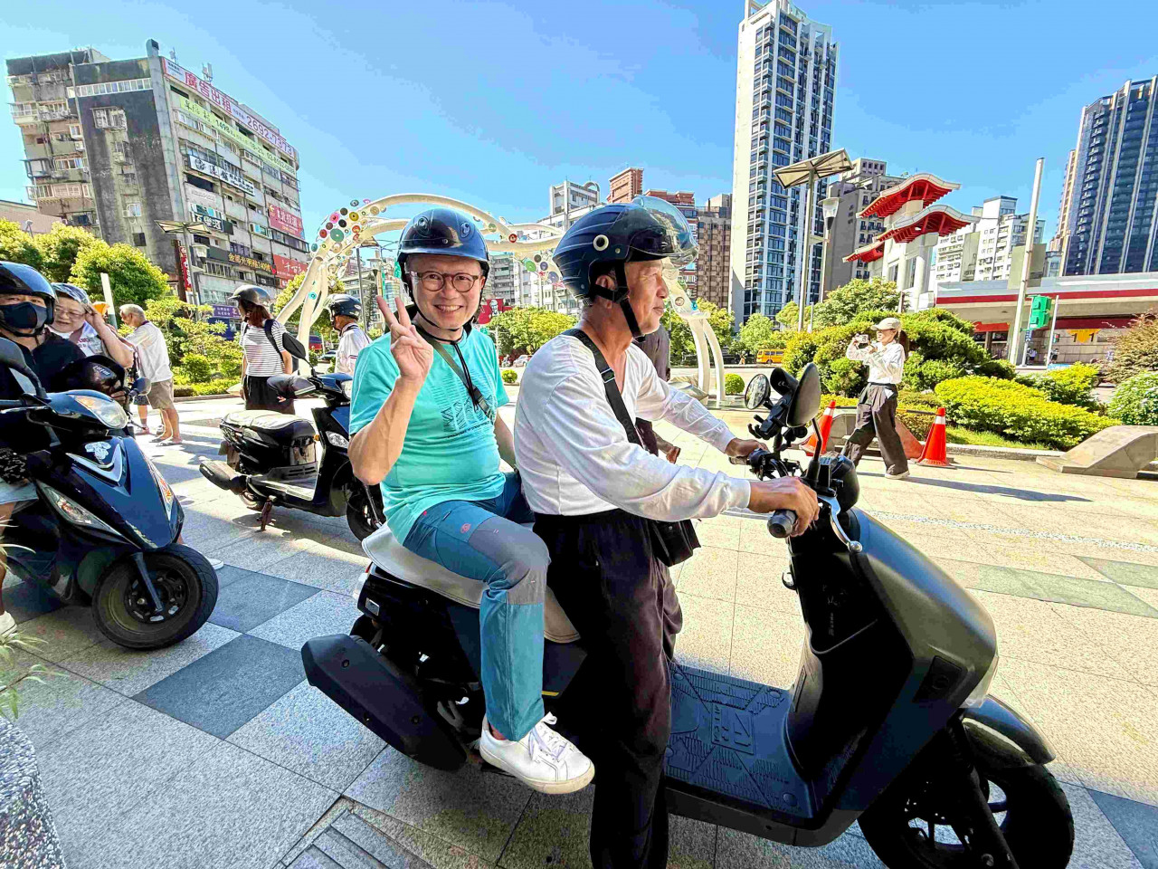 沈方正,老爺式旅行