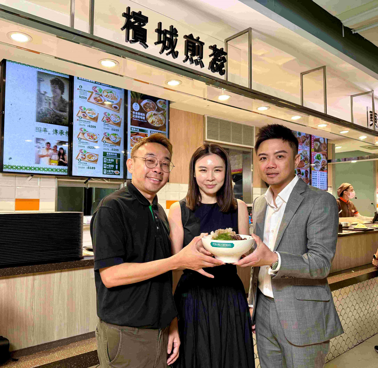 檳城煎蕊創立於1936年,從馬來西亞檳城街邊的「檳榔律馳名潮州煎蕊」甜點攤車起家