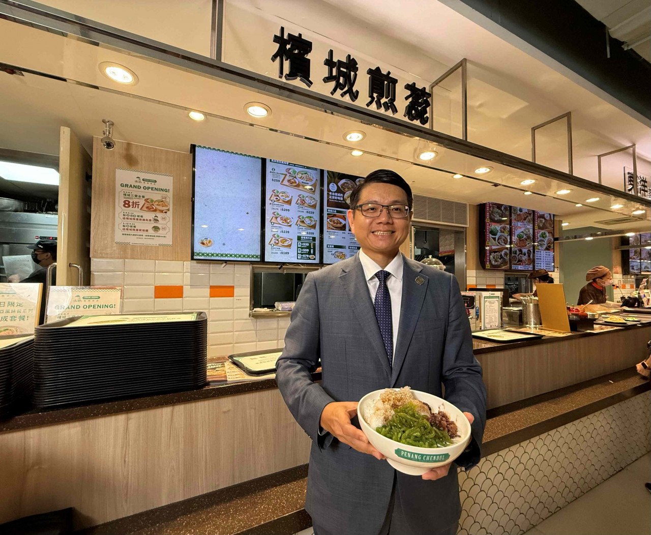 冰品結合麵食，揚秦引進檳城國民美食...遠東SOGO美食街設櫃拼店王，董座：第一次吃煎蕊很驚豔