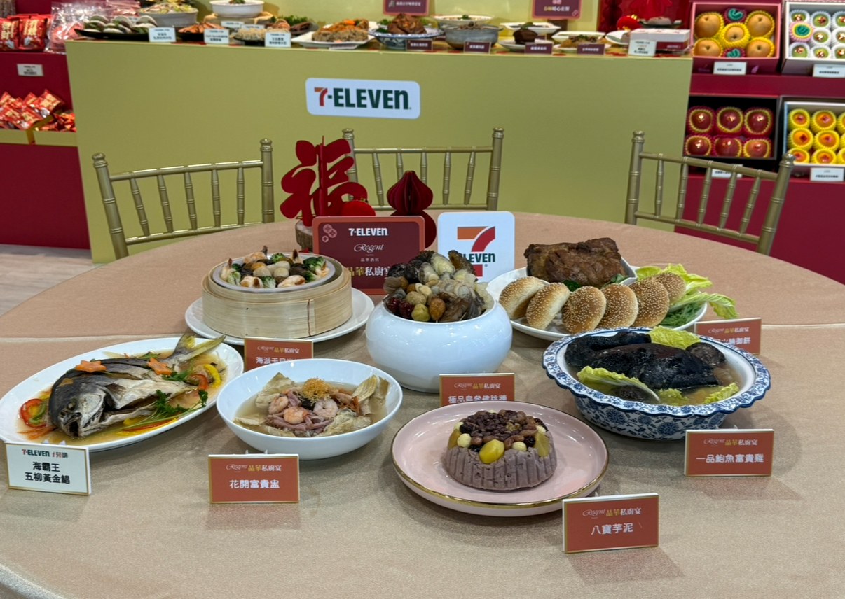 晶華酒店合作，推出「晶華私廚宴」，6道菜，包括極品烏參、鮑魚、干貝等，只要4,680元。