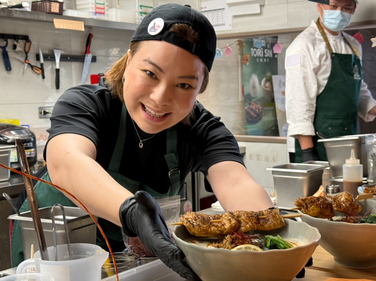 東京拉麵排隊名店ft.雞湯桑！漂浮紅油豆乳拉麵428元吃整套…40歲女料理人親自監製「台灣限定」