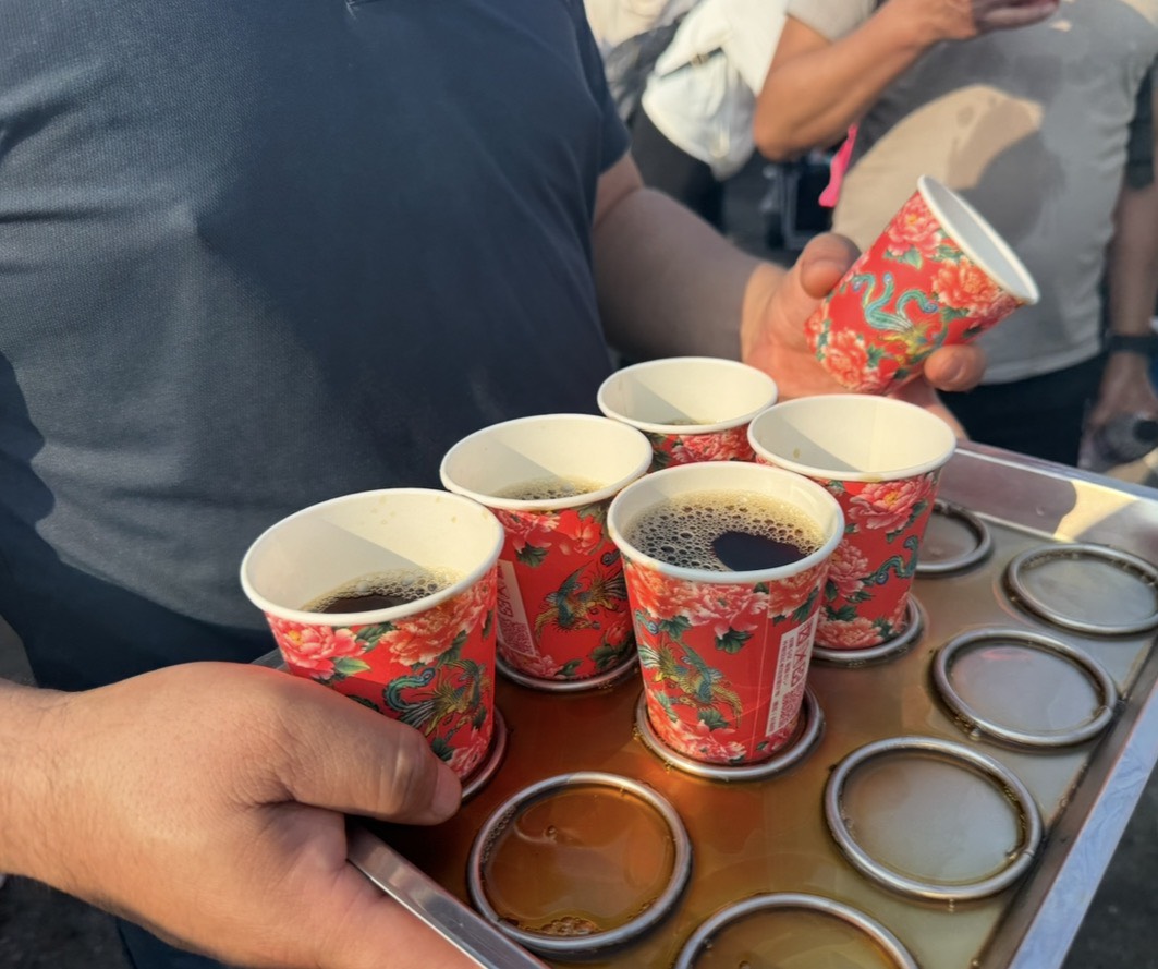 白沙屯媽祖,鑽轎底