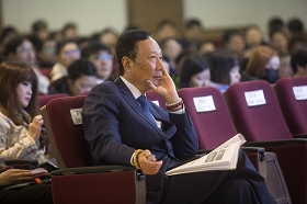 川普激讚「世界最偉大商人」　郭董砸千萬投資威州原因是這個