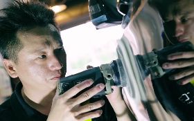 負債百萬咬牙苦撐十年  從洗車工變頭家  