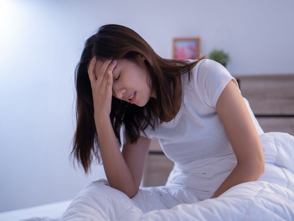 精選熱文》一抬頭就天旋地轉，竟是「耳石脫落」惹禍！醫揭如何判別「症狀」：5動作自救，自己也能讓耳石復位