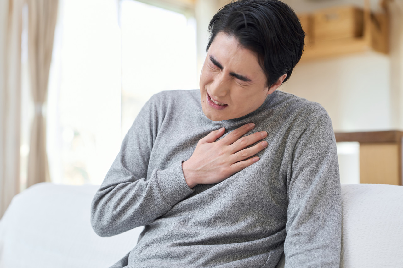 就愛炸物外食，52歲男以為感冒竟「心臟破洞」！醫嘆腦中風、洗腎都跟它有關：4警訊是心臟在呼救