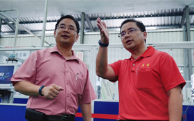 雙胞胎讓小工廠起死回生 千萬負債變營收四億