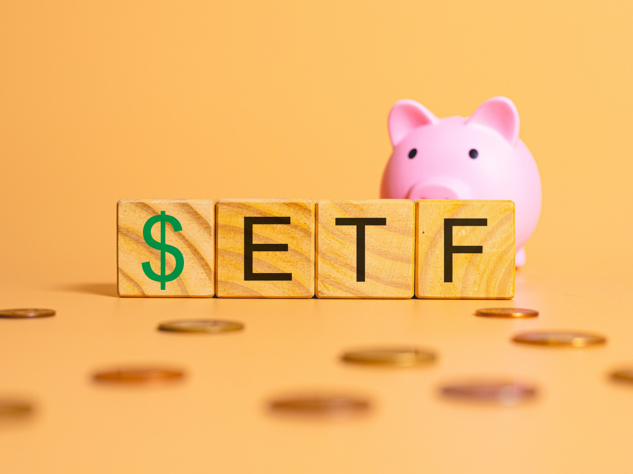 VT無腦買全世界、QQQ重押科技股... 美股兩大ETF論戰！專家建議長期投資選它