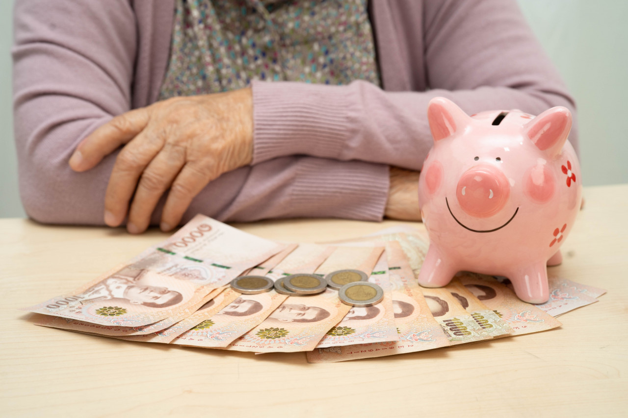 退休必備3桶金！4%法則滾安心金流 專家：醫療費、長照費這樣做轉嫁風險